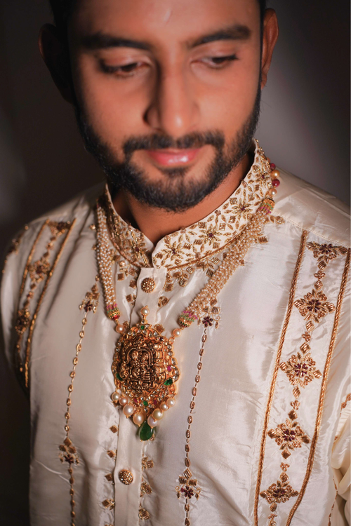 Aabha — White Pink-Thread Zardozi Pattu Kurta Set