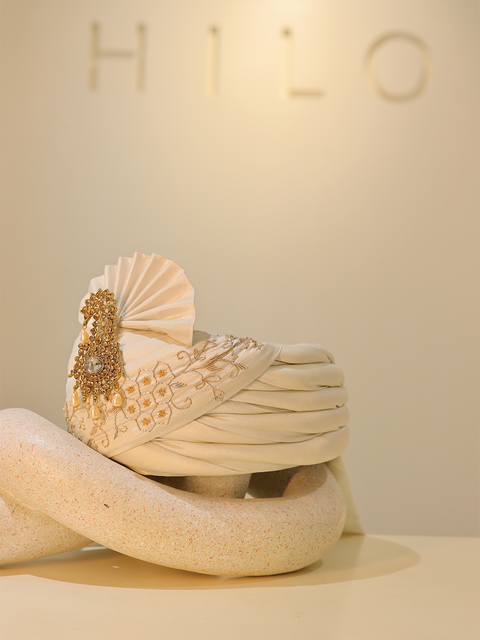 Majesty Pearl Pagadi β Pearl Embellished Brocade Pagadi