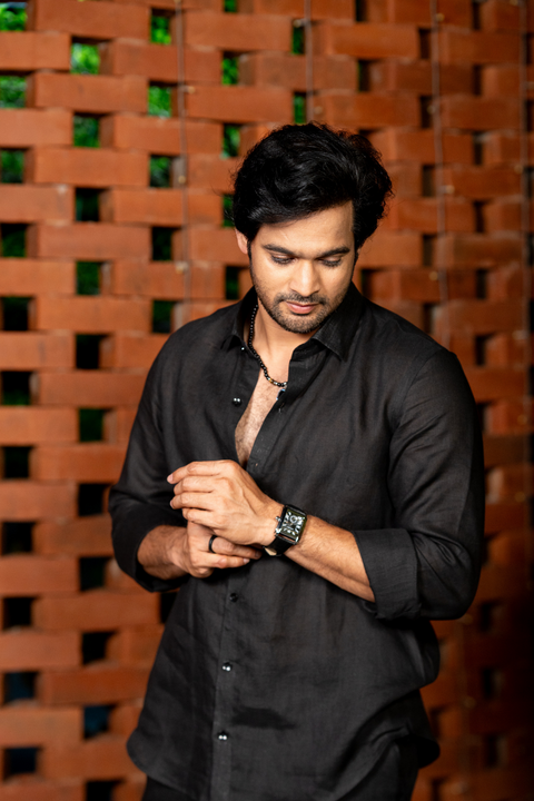 Summer Breeze — Black Linen Shirt