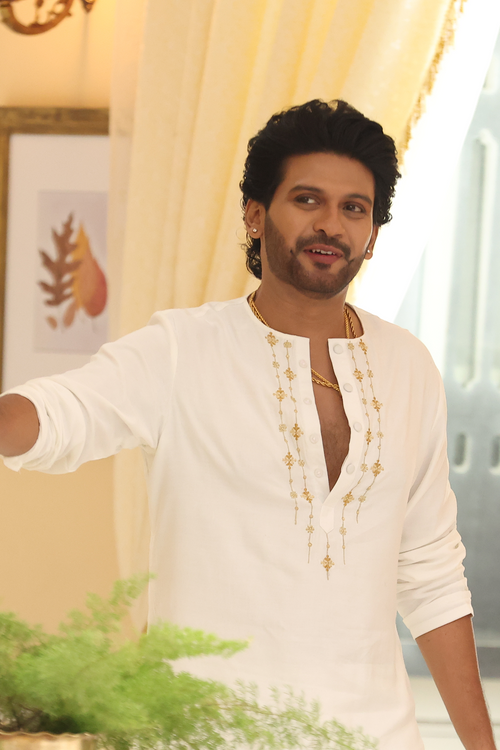 Shehnai Ivory — Ivory Embroidered Dupion Silk Kurta Set