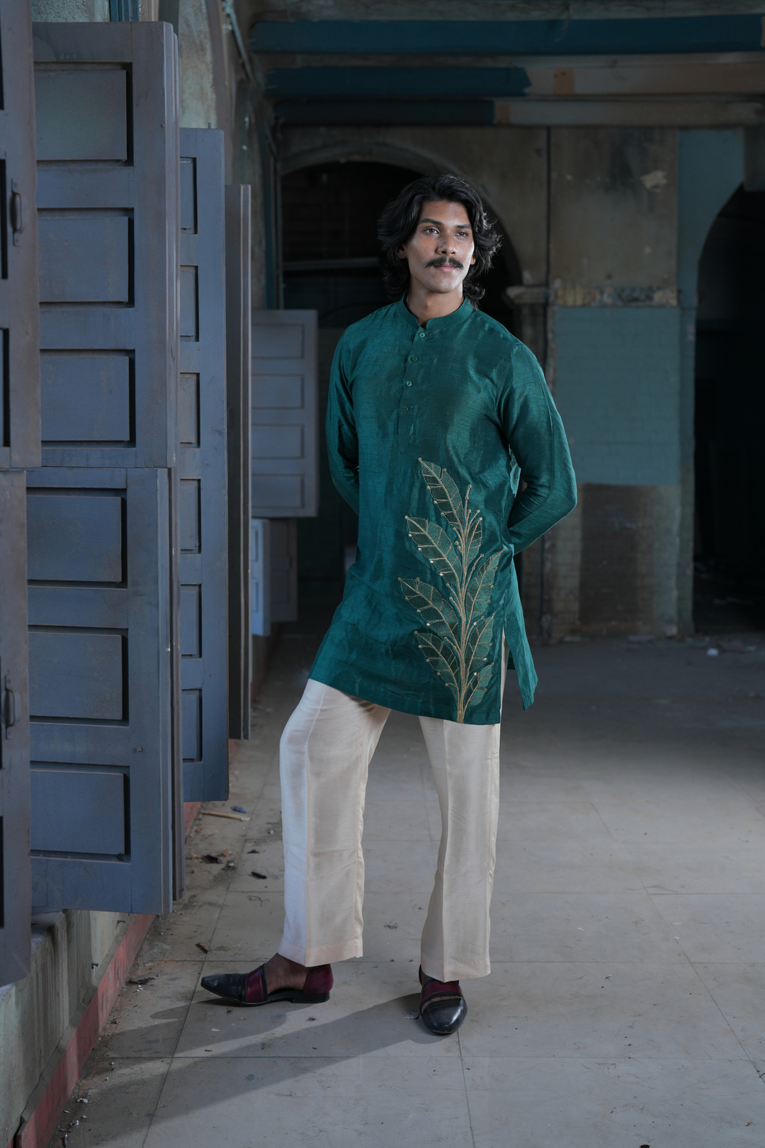 Vanika — Deep Emerald Leaf Motif Thread Embroidered Falling Raw Silk Kurta