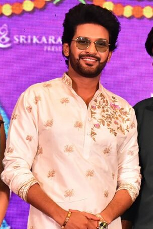 Ivory dupion silk kurta with hand embroidery in gold thread — Vedic Bloom by HILO DESIGN