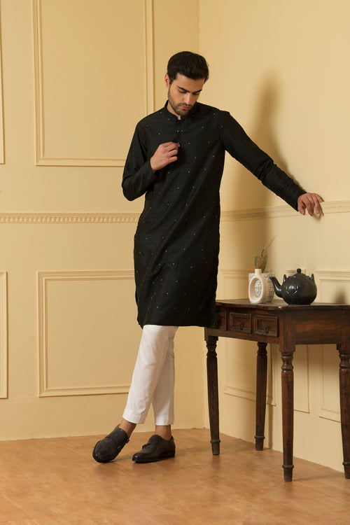 Black embroidered semi-raw silk kurta with dotted thread work — Estilo by HILO DESIGN