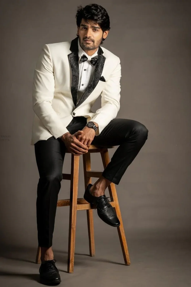 Plutoco ivory tuxedo with black lapels