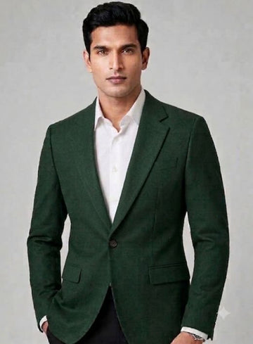 Single-breasted, one button notch lapel blazer with flap pockets