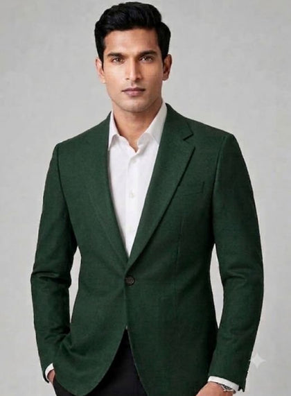 Single-breasted, one button notch lapel blazer with no pockets