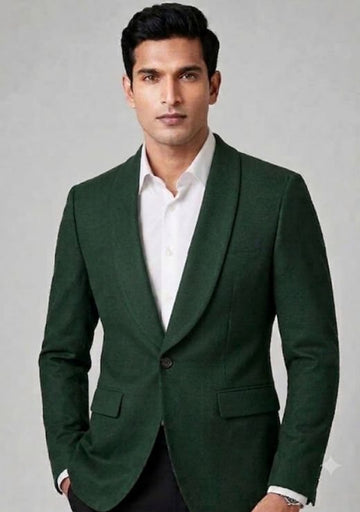 Single-breasted, one button shawl lapel blazer with flap pockets