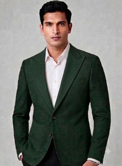 Single-breasted, two buttons peak lapel blazer with no pockets